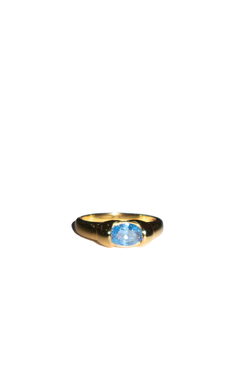 seree-cleo-zircon-blue-gold-ring-in-croissant-shape-1