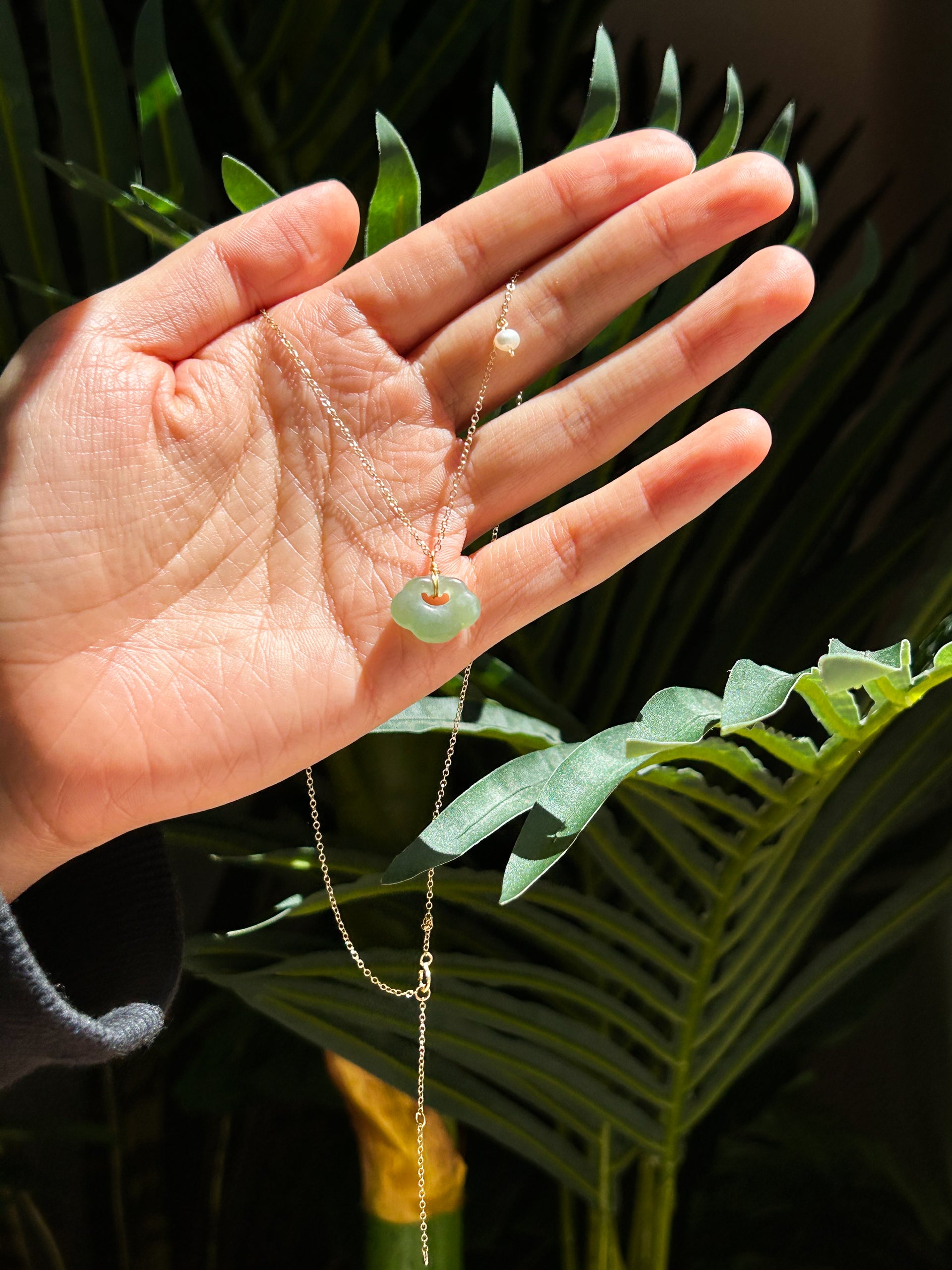 Cloud — Green jade pendant necklace - seree