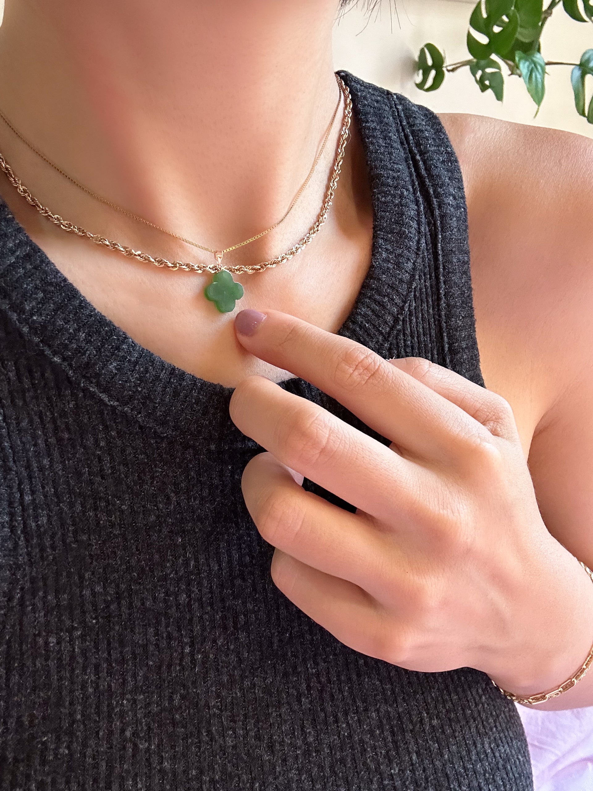 Clover — Green jade pendant necklace - seree