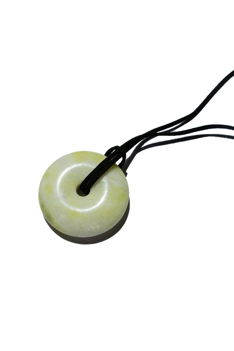 Baby lock — Collier pendentif pierre de jade 