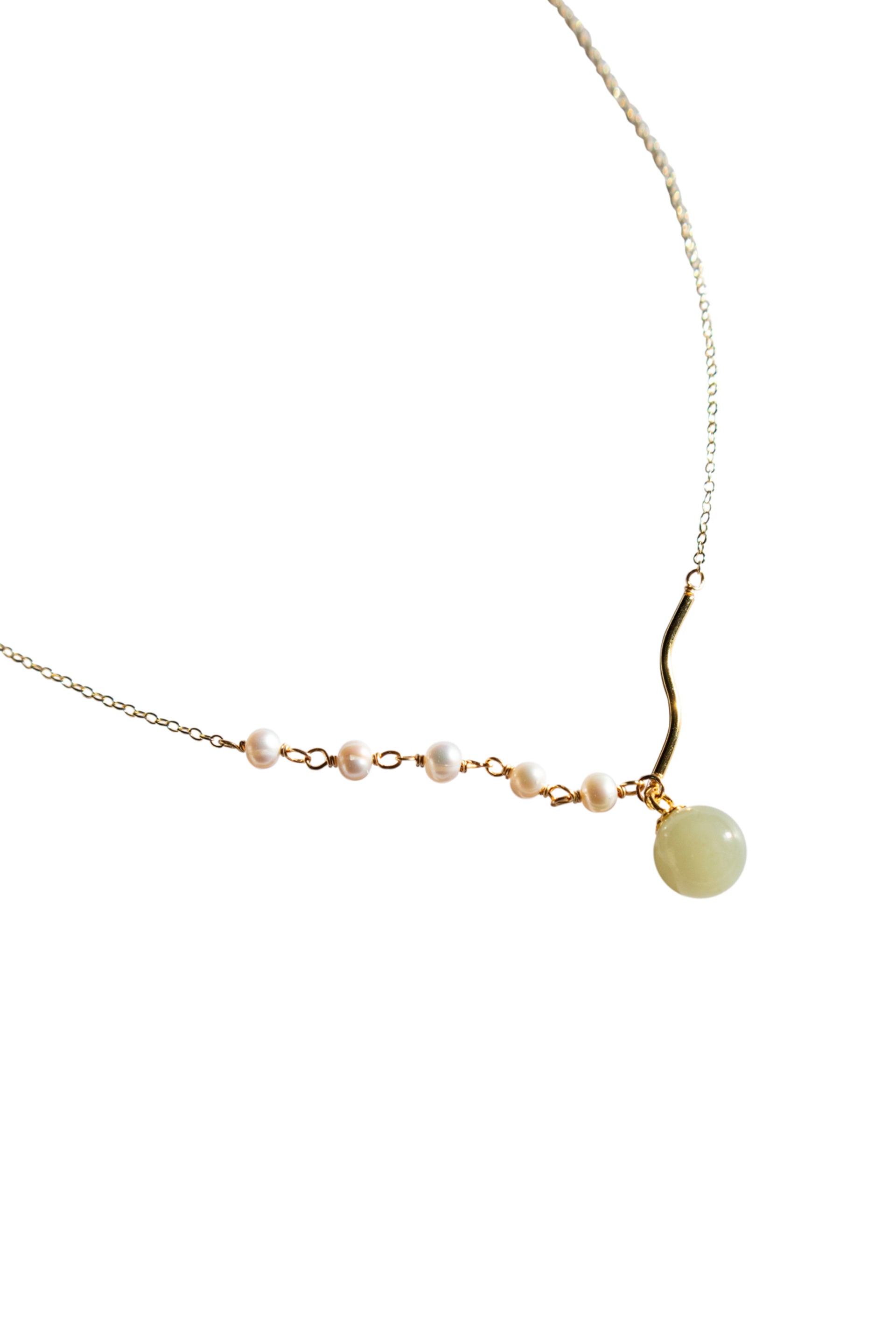 Isla — Green jade and freshwater pearl necklace - seree