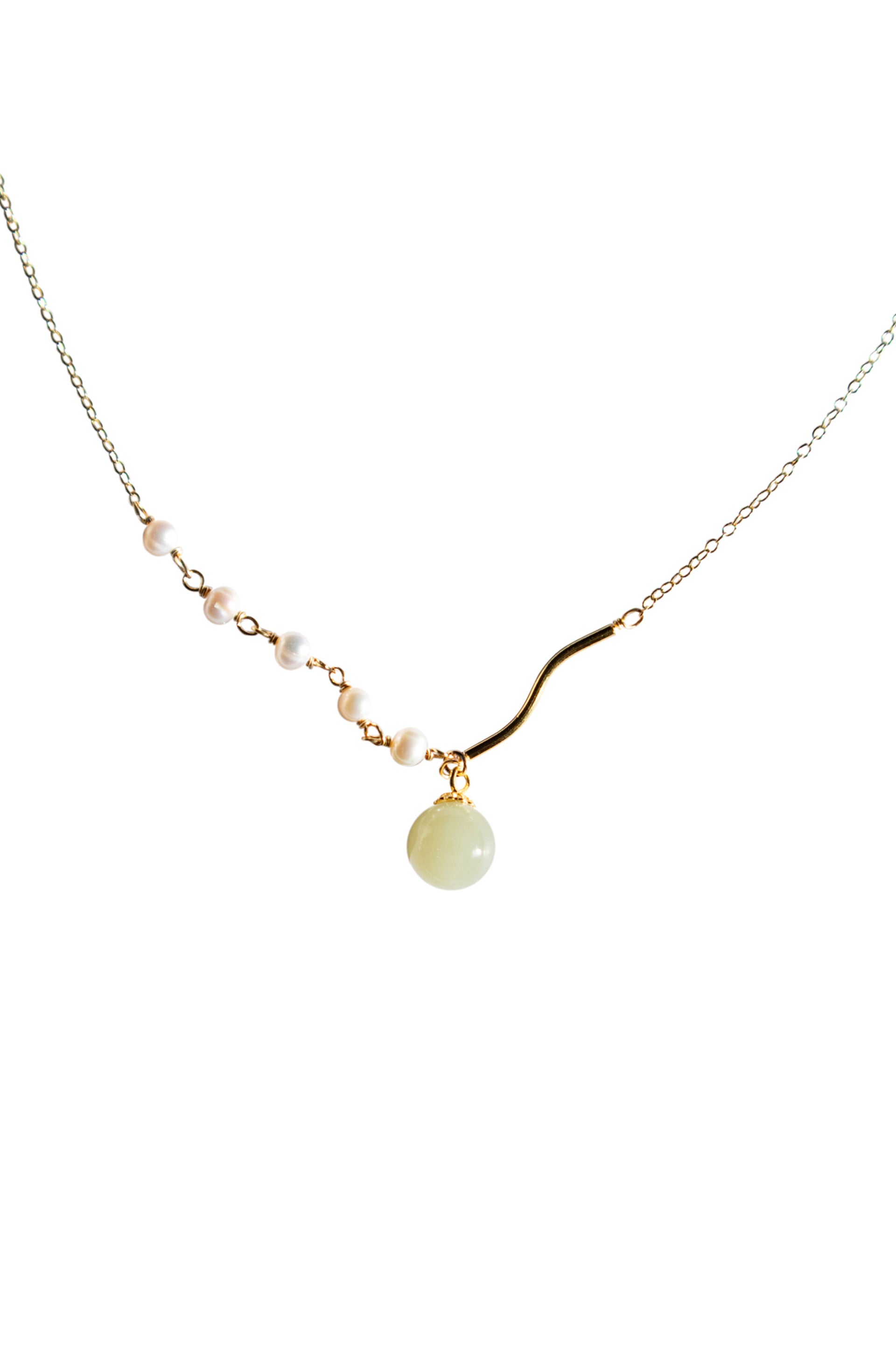 Isla — Green jade and freshwater pearl necklace - seree